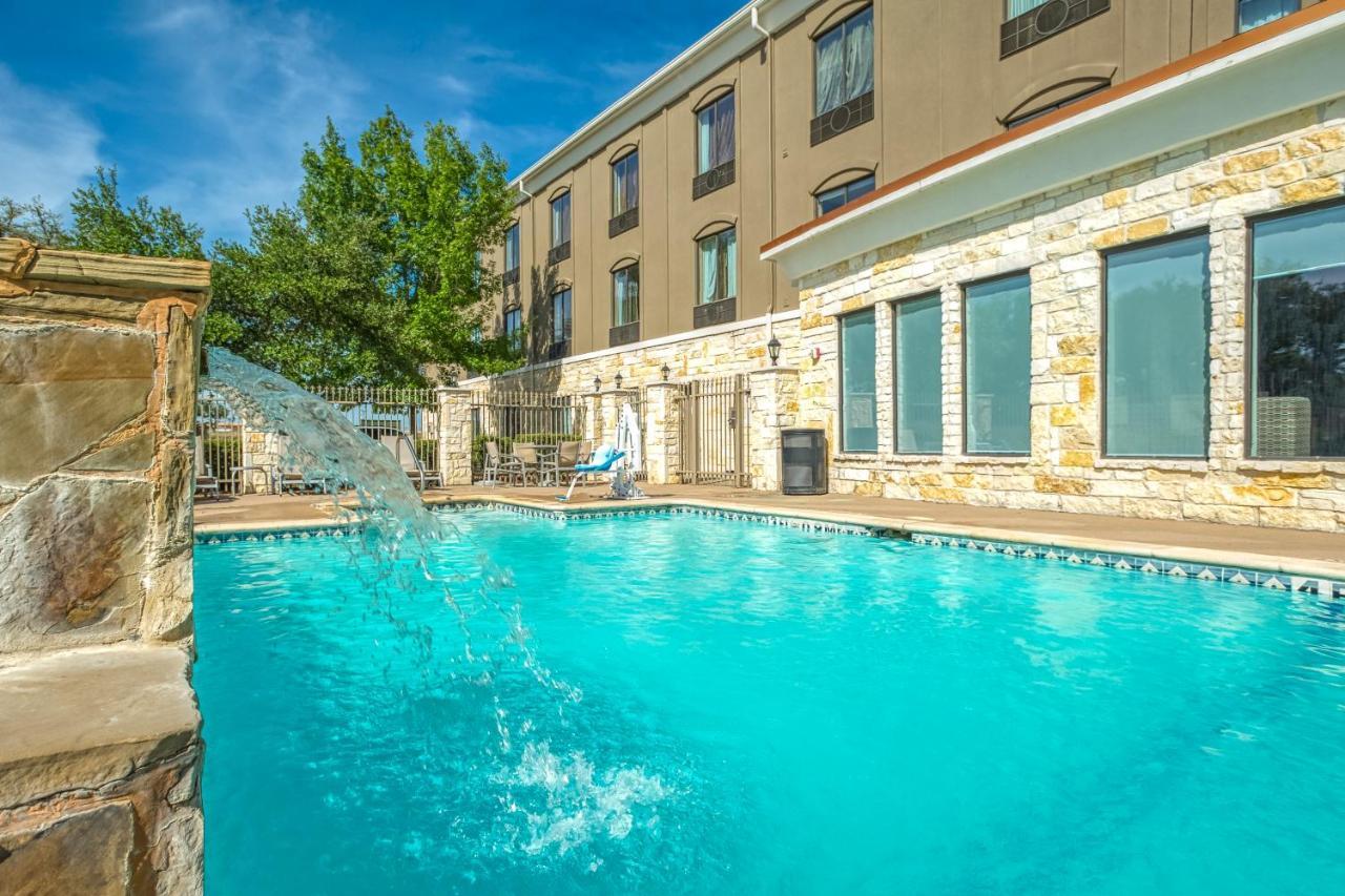 Holiday Inn Express And Suites Beeville By Ihg Esterno foto