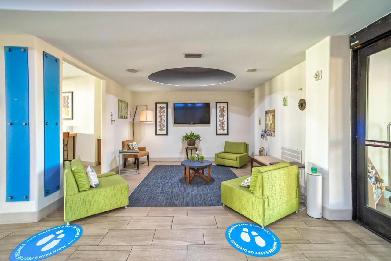 Holiday Inn Express And Suites Beeville By Ihg Esterno foto