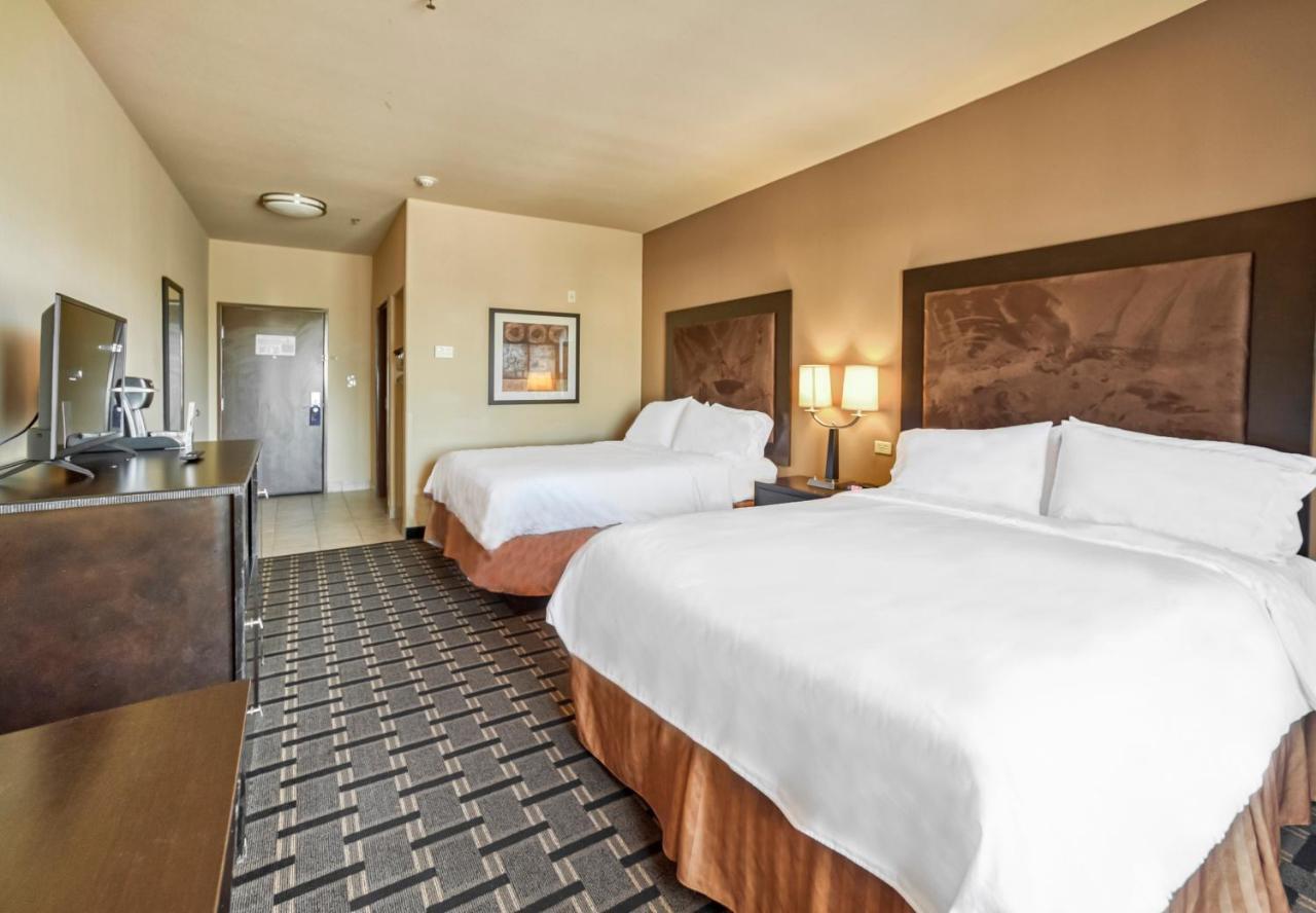 Holiday Inn Express And Suites Beeville By Ihg Esterno foto