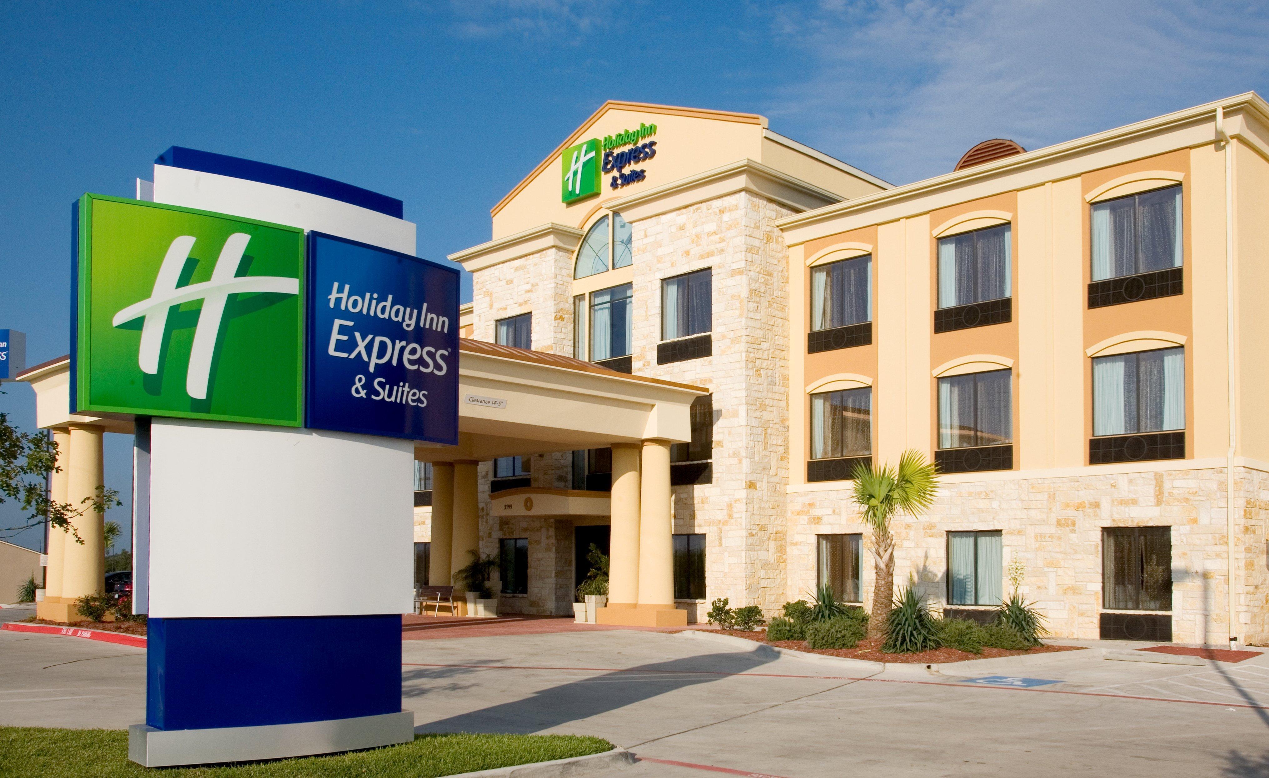 Holiday Inn Express And Suites Beeville By Ihg Esterno foto