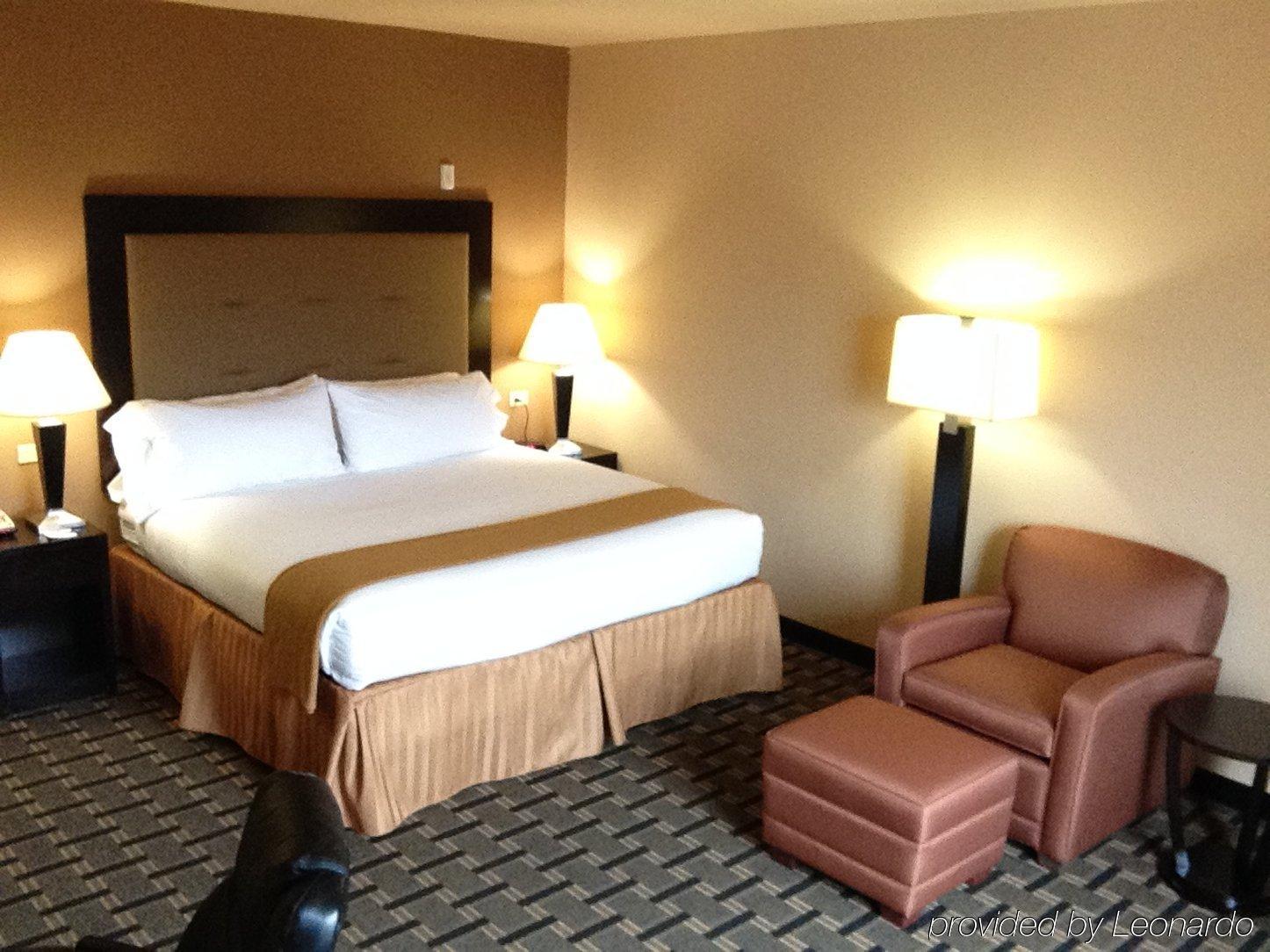 Holiday Inn Express And Suites Beeville By Ihg Esterno foto